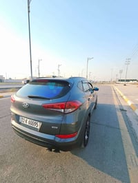 توسان ٢٠١٧ محرك ١٦٠٠ تيربو   كير ٧ سرعات   بانوراما   تحكم ستيرن جهتين...