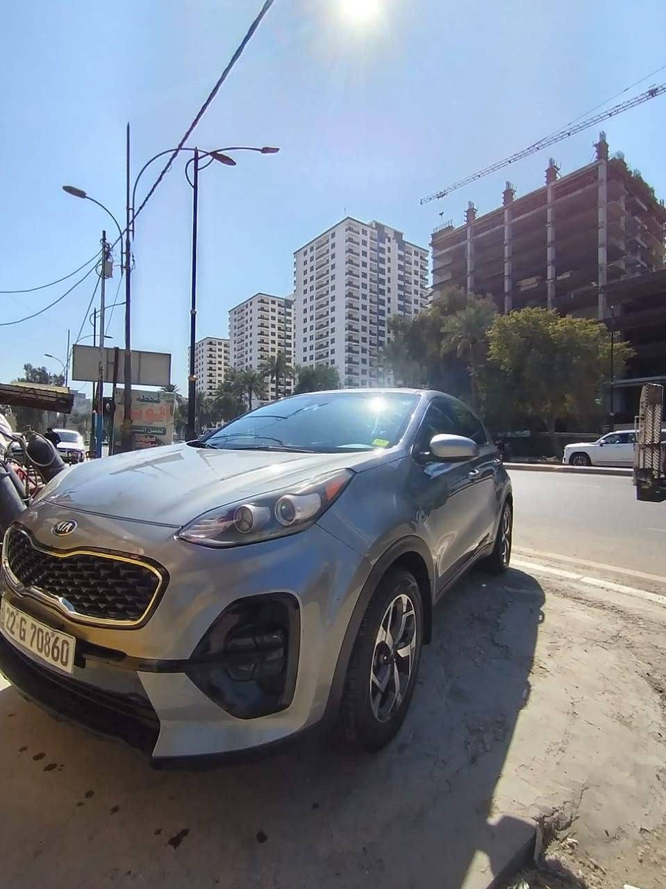 السلام عليكم سبورتج 2020 وارد امريكي حادثهة موضح بالصورة بس بارد بدون صبغ بدون ايرباك ماشي 106 كيلو مو ميل مواصفات السيارة رادار امامي تحديد مسار شاشة جبير مانع انحدار قطعتين تبريد شاشة جبيرة ٣ انظمة قيادة السيارة بأسمي السعر 170 وبيهة مجال واذا اكوا مراوس هم ترهم  للاستفسار الاتصال على الرقم ***********

نص مكتوب في الصور:
- BAGHDAD