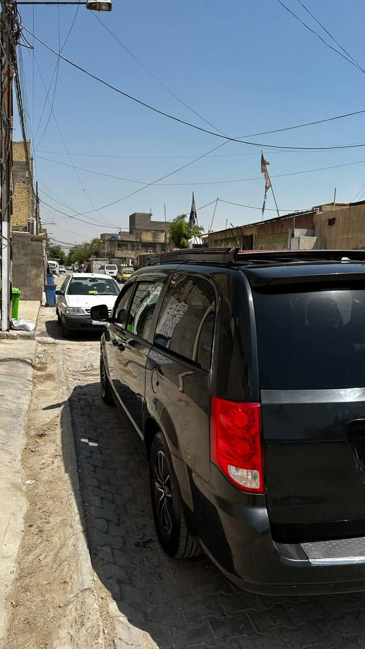 سلام عليكم دوج للبيع سياره خير من الله سياره موديل 2018سياره فول مواصفات صبغ بيه قطعتي اني ابيع احزام السعر165 الرقم الهاتف ***********

