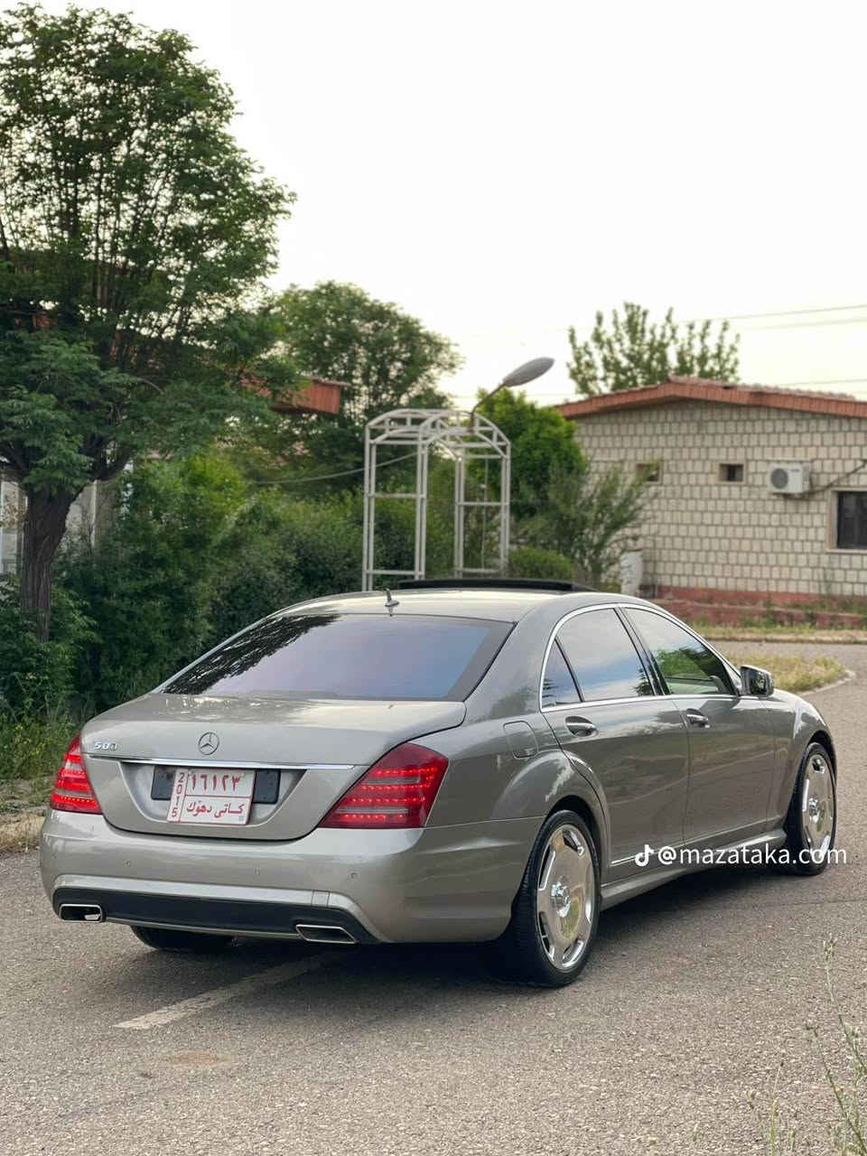 مارسیدز s500
مۆدێل 2009
ساغ 

8 بستۆن بێ تۆڕبۆ مەکینە مەرغوب 
قەپات مواسەفات

گێڕ و مەکینە و دەبڵ و کارەبای بە شەرت 
دووپارچە بۆیاخ بێ دەعم بێ لێدراوی لەسەر شوخت کراوە 

نمونە لە جوانی دینار مەسرەفی تیا نییە 
سەیارەکە تازە ڕۆن و هایدرۆلیکی گۆڕاوە پاتری و تایەی تازەیە
سەیارەی دەستی خۆمانە و هی مەعرەز نییە 
چوار تایە و ویلی لۆکی لە ژێرایە 
کۆدی بۆ کراوە بە‌ناوی خۆمەوەیە 

75 وەرەقە و مەجالێکی کەم 

***********
شوێن سلێمانی

تکایە مشتەری نیت تەلەفون مەکە السليمانية, العراق
