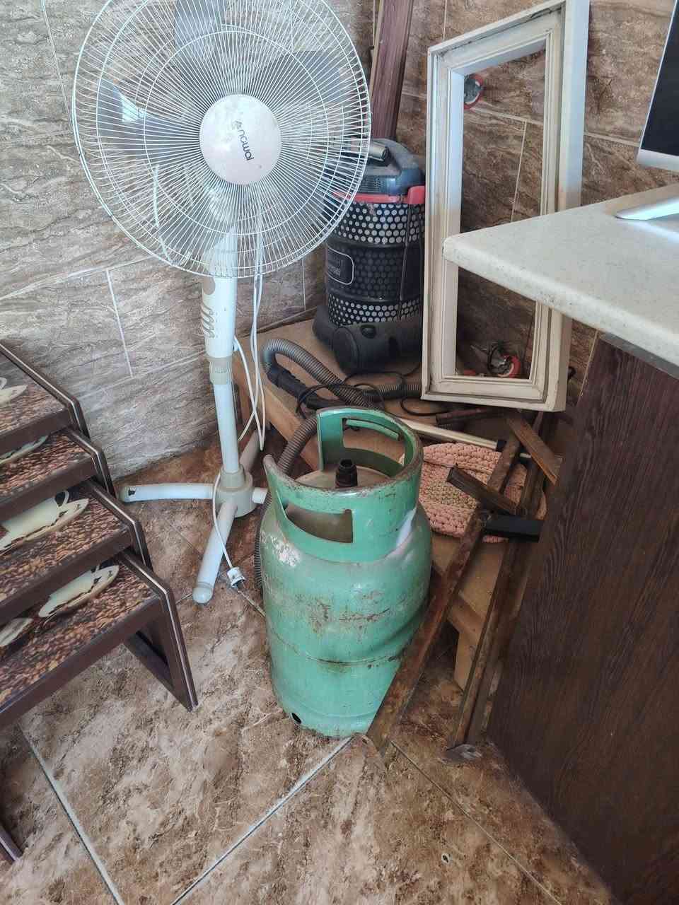 اغراض مستخدم للبيع 
العنوان بكرة جو القديم مقابل الكوميته 
للاستفسار *********** واتساب
