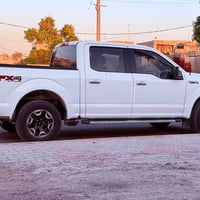 F150 لاريت • ٨ سلندر ٥٠٠٠ • بدي قصير