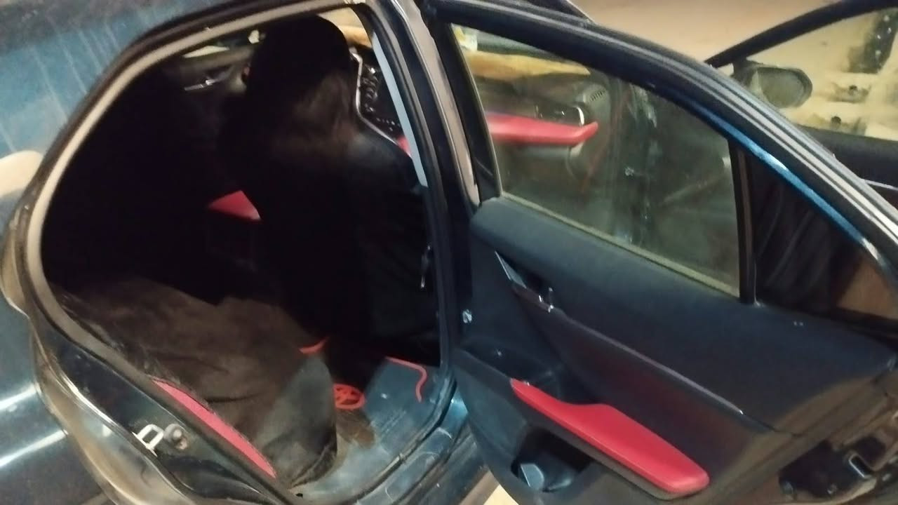 كامري لبيع موديل ٢٠٢٠ رقم سليمانيه مميز سنويه مجدده لحد ٢٠٢٨ لون نيلي مكينه حجمه ٢٥٠٠ لاصرف كير اتوماتيك تبريد شغال بيه صبغ قطعتين صبغ  بنيد وجامرلغ سايق ونكمة مال باب سايق ليسرىوالضربه بجم بأمريكا السعر ب١٤٠ ورقه وبيه مجال بالسعر مكلف بالنشر ***********مكان سياره قضاء بلدروز بيع فقط
