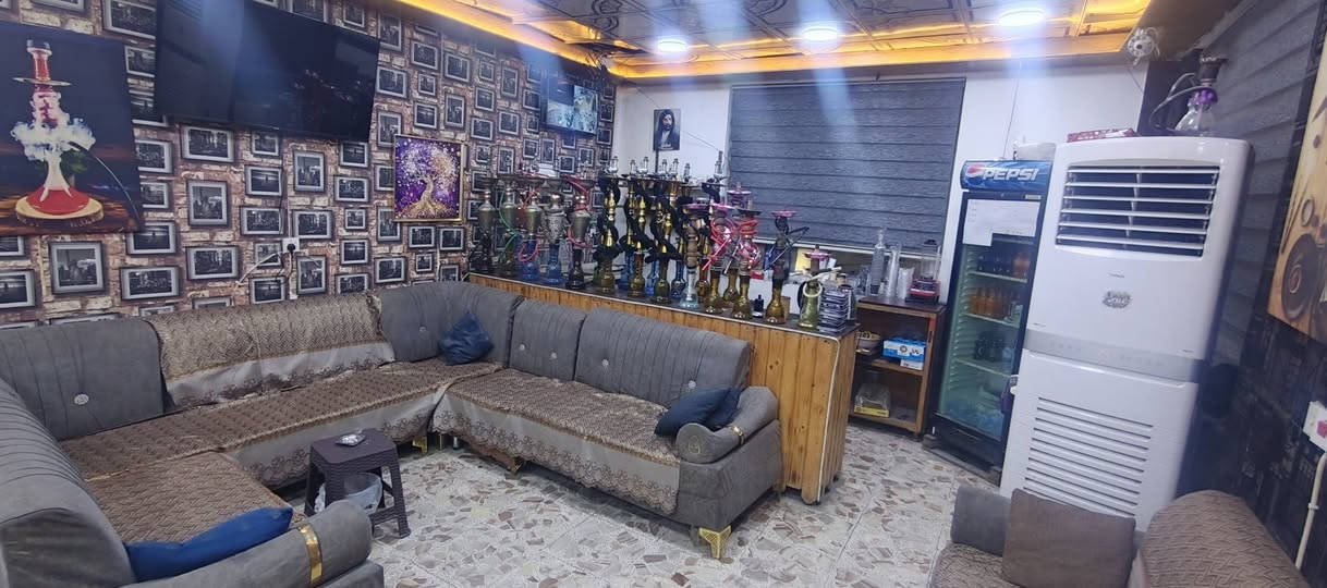 السلام عليكم كوفي للبيع
جاهزة من كلشي مابيهة نقص 
كعدة مرتبة وميز عدد٦ دومنة
وبيهة بلي4
العنوان قرب كنيسة مريم العذراء
***********

