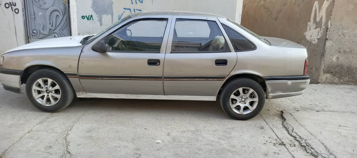 ئۆپڵ ڤیکترا 1992بۆفرۆشتت
مەکینە 18گێڕ حادیە .تابڵێ سەیارەکی جوان وخاوێنە بێ دەحم لێ دراویە و بێ خایسە. گێڕومەکەینە کارەبای هەموو مەزبووتە. سعری 15گەڵاو مەحامەلە. شوێن ڕانیە*********** رانية, السليمانية
