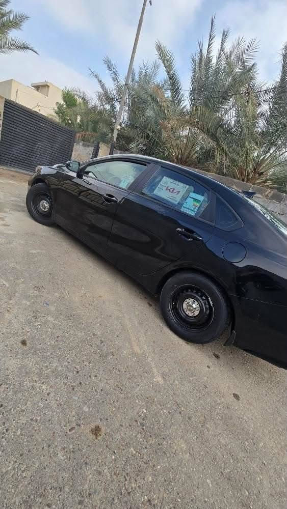 سلام عليكم

سياره البيع فورتي موديل 2023

الرقم بسمي حر ثاني يوم تحويل 

موصفات السياره موفول 

الون اسود 

المشي 64 ميل 

مكينه 2.0 دوش كير سيفيتي  بلادي 

جاهزه مابيه كل نقوصات 

الحادث موجود بل صوره السفل

ملاحضه الحادث كلش بسيط مرجع على البارد ‏ 
الشراي فقط يتصل سعرها 155بيه مجال الشراي فقط 
***********
