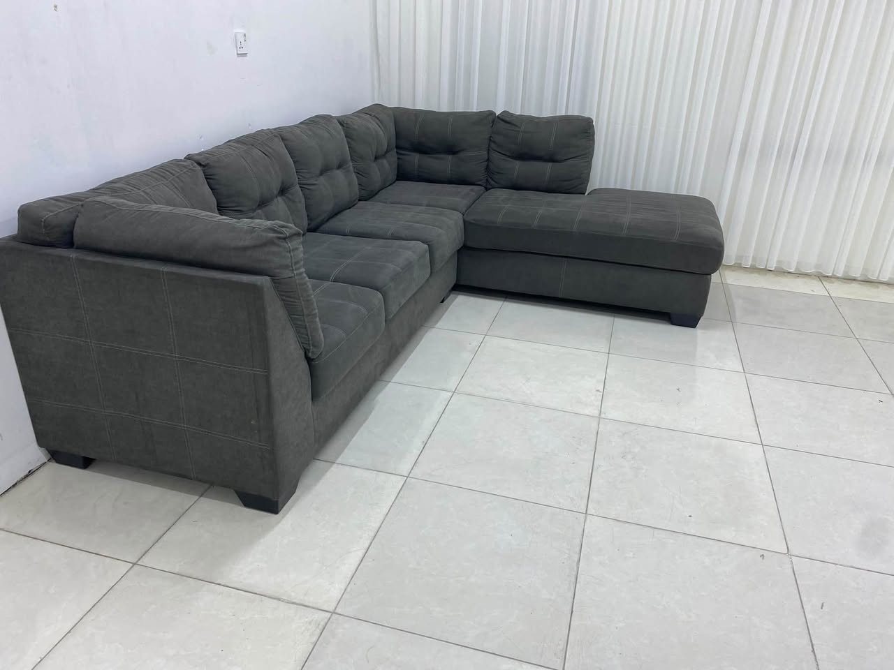 كورنر ماركه اشلي الامريكي قماش كتان مقاعد طبيه 100‎%‎ خشب الطبيعي زان شي راقي جدا كوشات متحركه سحاب سهل تنضيف عنوان اربيل  باداوه للتواصل ماسنجر واتساب ***********
