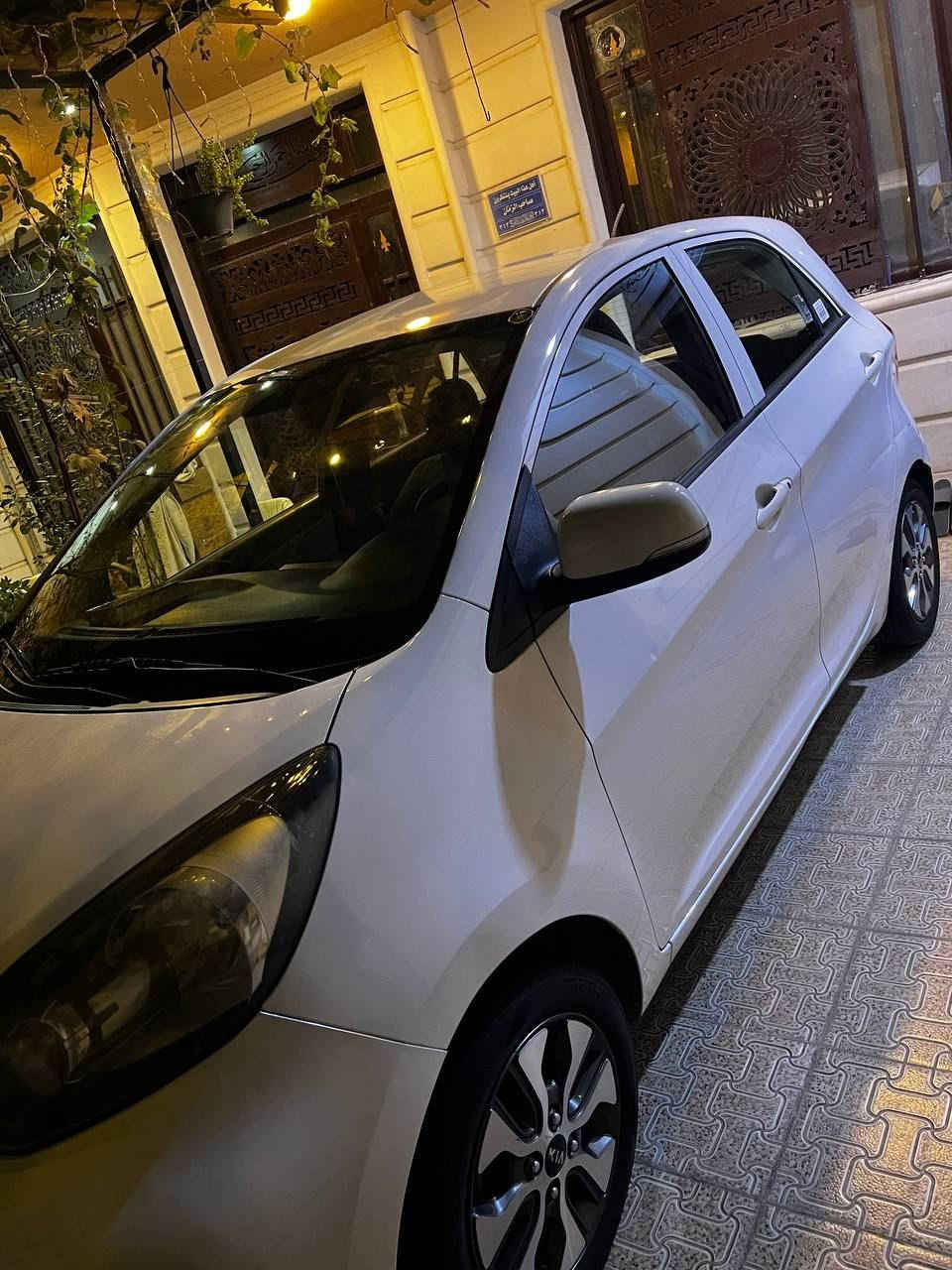 كيا بيكانتو خليجي موديل ٢٠١٦ 
ماشية ٧٦ 
كاميرا شاشة مري كهربائي
هزة جديدة رقم دولي باسمي السيارة 
محرك ١٢٠٠ 
سيارة نظيفه تبريدها ثلج 
مكانها ضباط حي الجهاد 
سعر ٩١ وبيها مجال بسيط للشراي 
ضررها موجود بالصوره الي خلف باب السايق شخط 
*********** واتساب مراسله فقط
