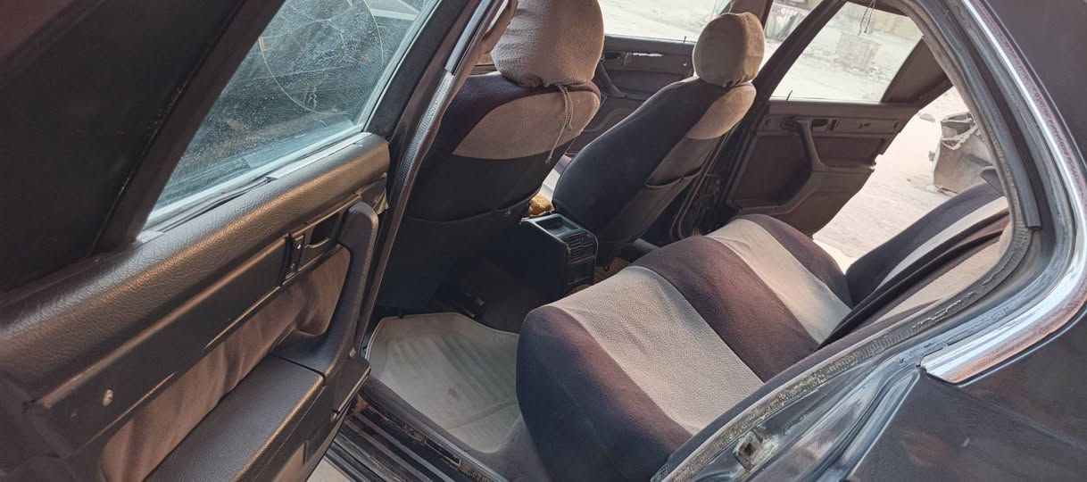 السلام عليكم Bmw مديل 90 بسم اخوية. تحويل مباشر.   كير عادي.   مكينة لا صرف ولا بخار بس ابيعك بيه كاز كيت. حماوة مابيه.ولا حته خابطة مي ودهن   حدادية.  صدرة الامامي زين الخلفي  بوش مو زينة  دبلات جدد شادله امامي خلفي.   عليه غرامه 250   /  على المشتري استلم صافي    سنوية نافذة ب 24.     كهربائيات شغاله     تبريد ماكو.   السعر.  25      ( رقم الهاتف   ***********  بيه وتساب.    ذاكر جميع التفاصيل الزين والموزين.  والرزق ع الله بالتوفيق  للجميع     العنوان ديالى بعقوبة. كاطون الرازي قرب سيراميك شعلان
