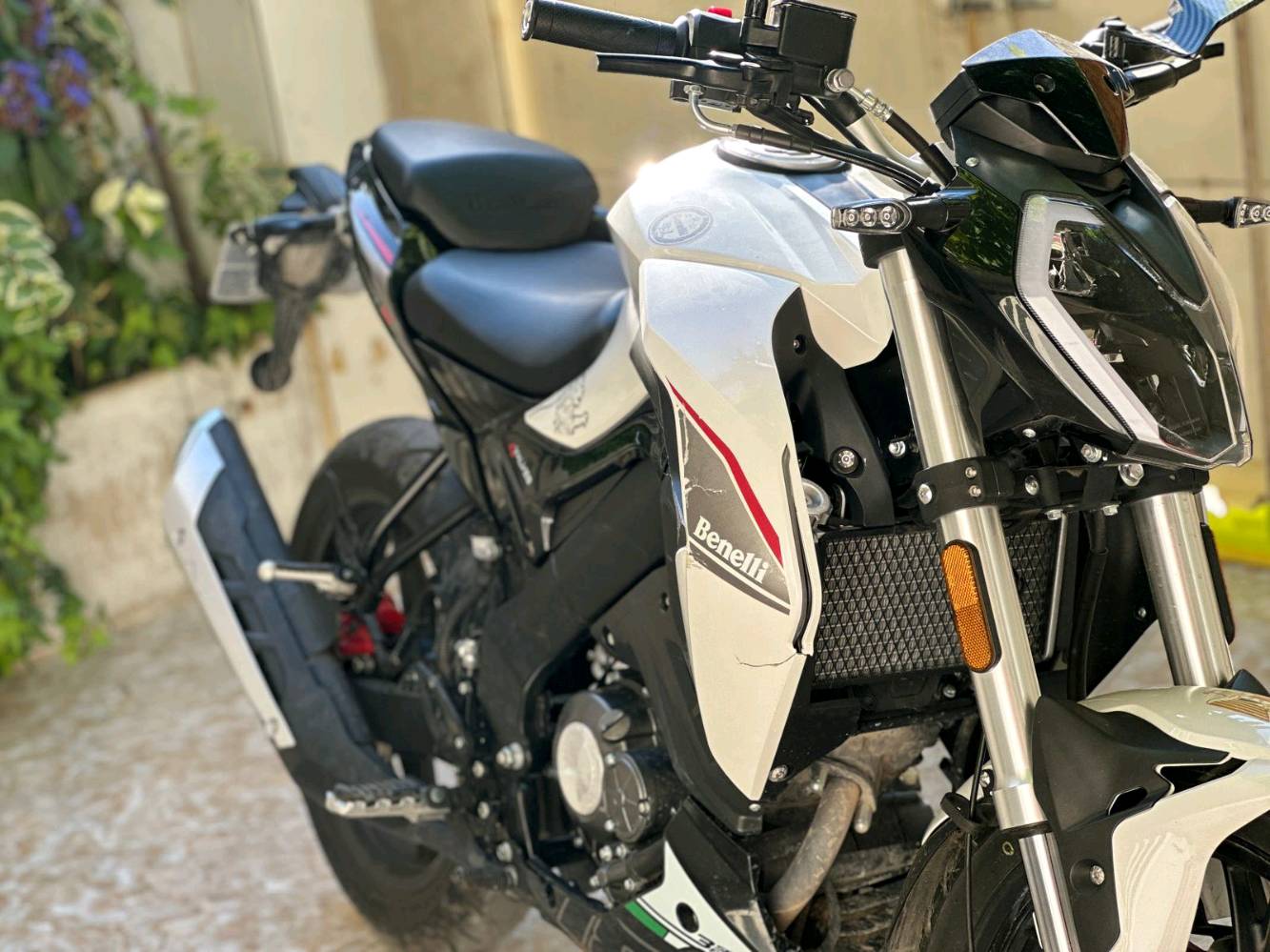 بينيلي • ١٨٠ • موديل ٢٤
