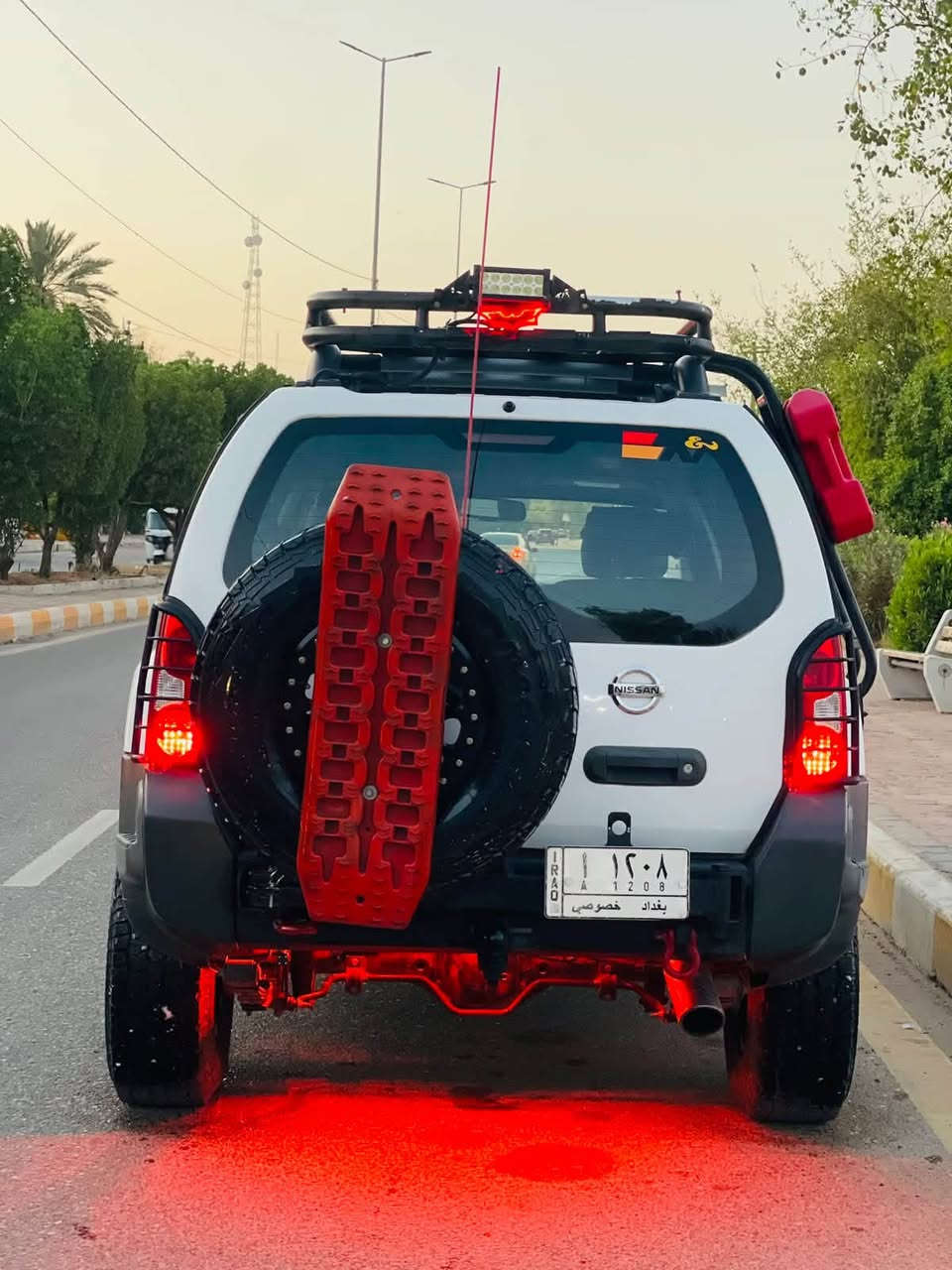 نيسان اكستيرا ٢٠٠٧ وارد امريكي  حادثهة جاملغ خلفي عكس السائق وبنيد والباب عكس السائق مبدل نفس ألون 
رقم بغداد مميز ١٢٠٨ أ
 
المواصفات
فئة السيارة off road 
فور ويل4*4
دفلوك 
مانع انزلاق 
مانع انحدار 
تحكم استيرن جهتين 
شاشة حجم كبير  وكاميرا 

التزويد 
ترفيعة ٤ انج
طبلات رياضة (بروفندر)
دبلات خلفي (اولد مان )
دبلات امامي (استرالي)
شوته خارجية (سنوركل)
الورك الخلفي رياضي مع مقلل صدمات 
دعامية حديد خلفي مع حاملة اسبير مع هوك سحب
دعامية امامية حديد مع قاعدة ونج وهوك سحب عدد ٢
سيابية استرالي مع بلوجكترات بار امامي خلفي 
كصة بنيد اسود 
درج جانبي حديد مع قاعدة جليكان 
قاعدة اريل سفاري مع الاريل استرالي 
دوسات جانبية حديد
درع اسفل المكينة حديد واقي صخور 
ويل كب سبيسر ٢ انج خمس قطع ميثود امريكي 
بوصله دشبول للانحدار 
شاشة ديجتال الكترونية لمراقبة الاعطال 
قواعد بنيد مع بلوجترات 
تحديث البجم مال ١٥
درع بكلايت خلفي 
مضلة جانبة 
(الوحيدة بالعراق بهذا التزويد)
سعرهة ١٢٥ $
***********
***********
