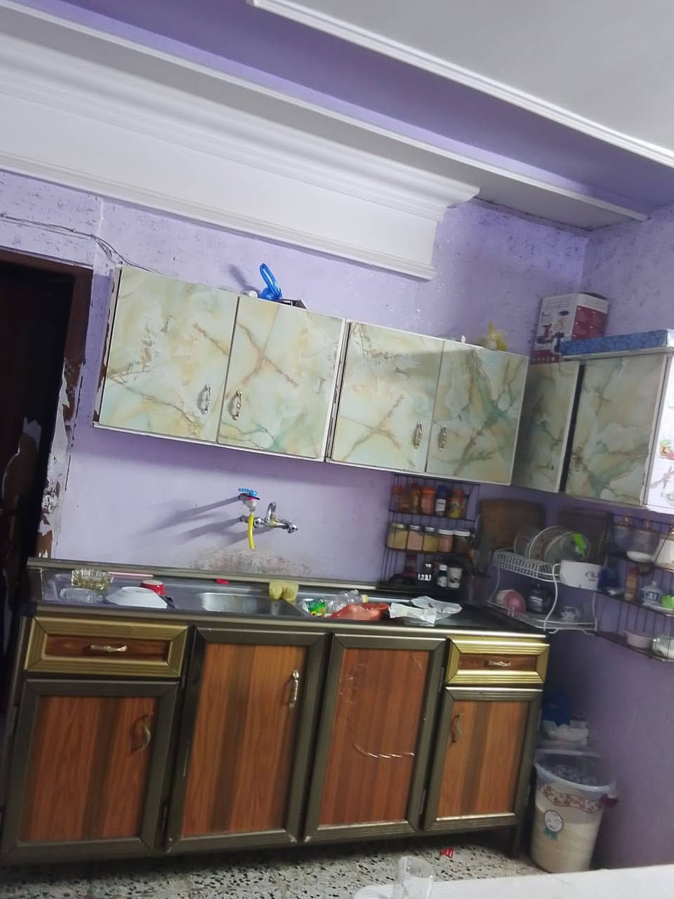 السلام عليكم للبيع طباخ و كاونتر و ٣ ملحقات كاونتر للبيع السعر ٨٠ وبيهن مجال رقم ***********
