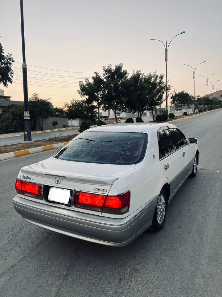 كامل • شاشة • مكيف