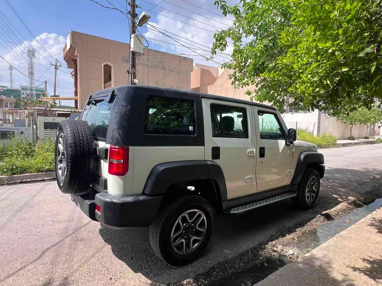 للبيع: BAIC BJ40 موديل 2021
السيارة مكفولة وبحالة ممتازة جداً (كير، محرك، تبريد بشرط)
 * الممشى: [90.000کم]
 * السعر: [150] $
📍 المكان: أربيل
📞 للتواصل: [***********] واتس أب
