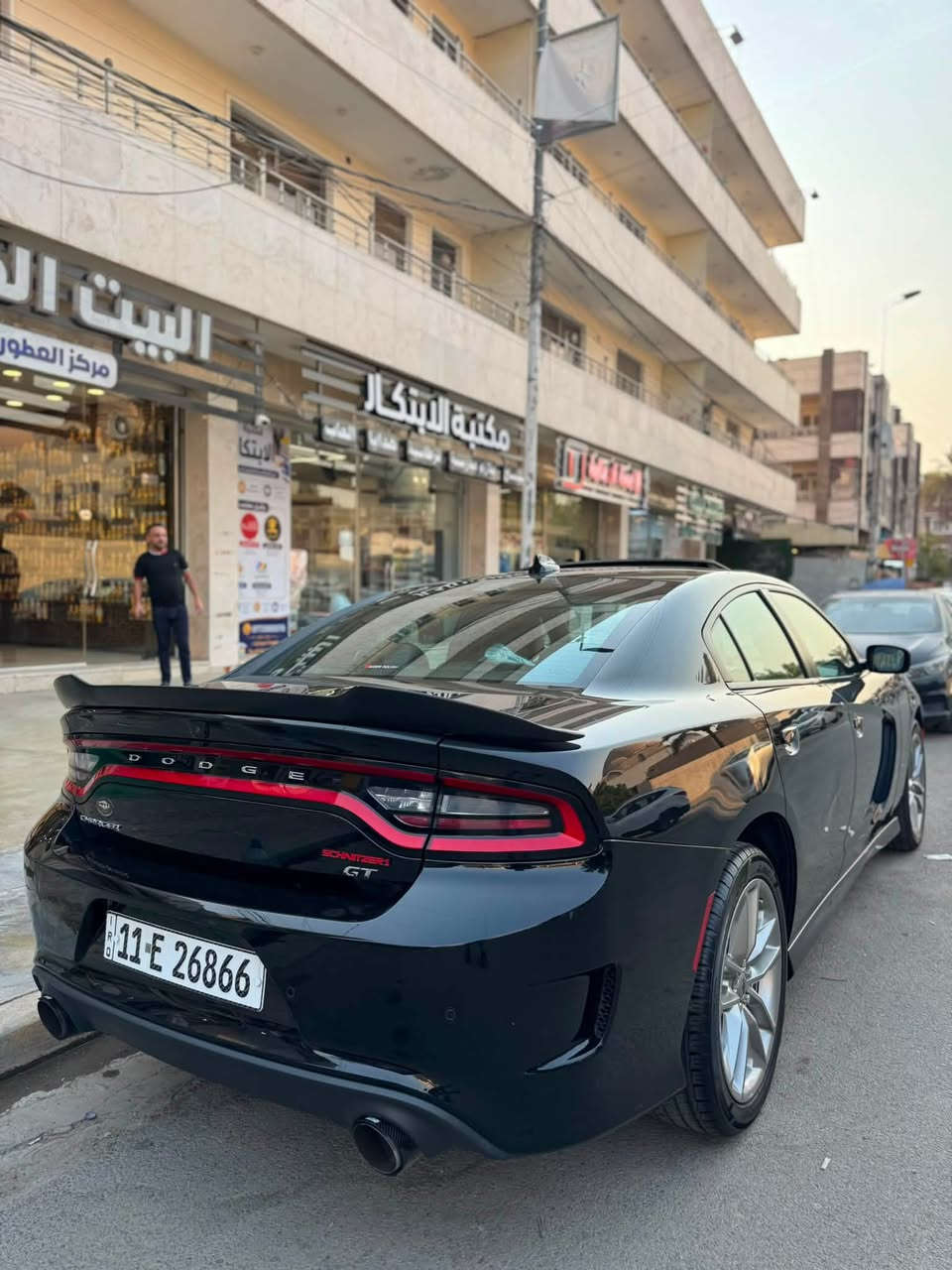 • الموديل: 2022
ماشي 74 الف كيلو متر 
• المحرك: 6 سلندر 3.6L Pentastar
• نظام الدفع: دفع رباعي ذكي (AWD / فور ويل) – ثبات وعزل ممتاز بالشارع
• اللون: أسود ملكي
✨ مواصفات فئة GT Plus الكاملة (Super Track Pak + Technology Group):
• أنظمة الأمان والرادار:
 رادار أمامي (تنبيه تصادم فرملة تلقائية - Forward Collision Warning)
 نظام الحفاظ على المسار (Lane Departure Warning)
 رادار كشف النقطة الكوراء (Blind Spot Monitoring)
 رادار التنبيه عند التراجع للخلف (Rear Cross Path Detection)
 مثبت سرعة ذكي متكيف (Adaptive Cruise Control)
• الأداء ومواصفات السوبر تراك (Super Track Pak):
 زر Performance Pages للتحكم بإعدادات المحرك، الشاسي، والستيرن
 شاشة قياسات أداء حية (تسارع، قوة G-Force، أزمنة الدورات)
 ستيرن رياضي مع بدلات تبديل سرعة خلف الستيرن (Paddle Shifters)
 نظام تعليق رياضي مخصص للـ GT
• المقصورة والراحة:
 كشنات جلد شامواه (Alcantara) رياضية
 تدفئة وتبريد للكشنات الأمامية + تدفئة للكشنات الخلفية
 تدفئة بالستيرن
 نظام صوتي فاخر (Alpine)
 شاشة Uconnect كبيرة 8.4 إنش تدعم Apple CarPlay و Android Auto
 فتحة سقف
 تشغيل عن بعد + دخول ذكي (بصمة)
 حساسية ركن خلفية مع كاميرا عالية الدقة
🛠️ تفاصيل البدن والحادث (بكل شفافية وأمانة):
• حادث أمريكا: بابين فقط.
• تعديل البارد: تعديل بارد بسيط جاملغ امامي وجاملغ خلفي 
• حادث العراق: ضربة بسيطة جدًا بالجنطة الخلفية ومصلحة بشكل ممتازة.
• السيارة بشرط الفحص الميكانيكي، الكهربائي، والتراي.
📞 للتواصل والتفاصيل

***********

بغداد زيونة

السعر 195

