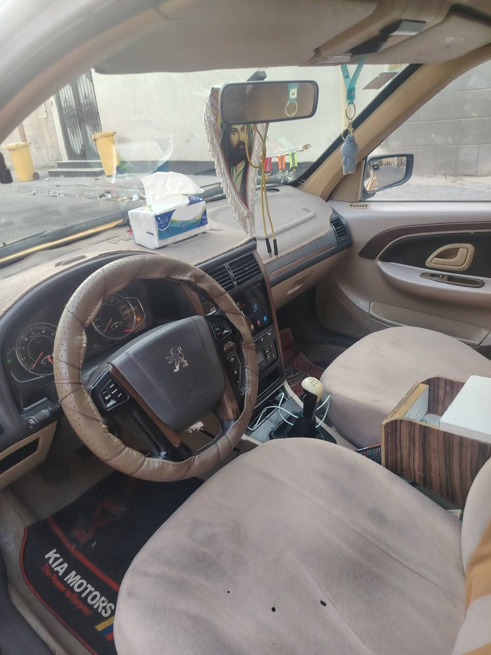 بيجو بارص مديل 18 باسمي سنويه ورقم انكليزي ل31 

سياره نضيفه حيل كير مكينه تبريد ترايك لبغداد اكفل كير مكينه وتبريد ثلج🥶 سياره بيها ضربه بقبق الصندوك ومرجعه نفسه + خشم الجاملق ولاقي مامسوي سياره جاهزه من كلشي كير فرنسي + مكينه تنساها  وناعمه السعر 55 مكاني البصره القبله ***********

