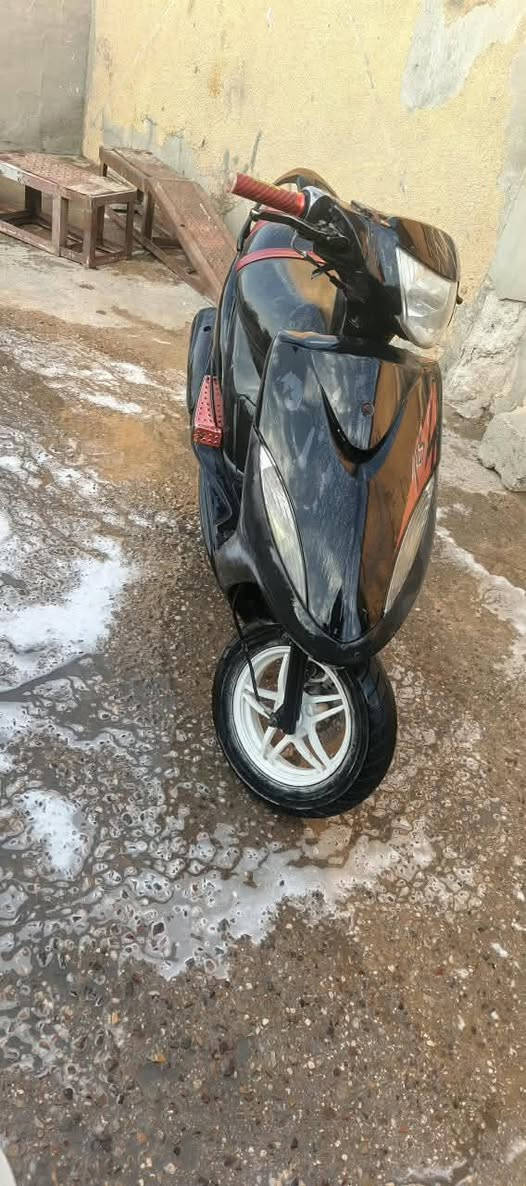 دراجة ماگس عدله بلاديه برغي ما مفتوح بيهة مكينه ناعمه صارلهة 5 اشهر نازله  رمبه يعني جيب اي فيتر ابالگ وفحص   كاملاه من كلشي نكرة سلف سعر 650 وبيهة مجال للشراي فقط دراجه خير من الله 
الاتصال *********** .مكان بغداد منطقة المعلمين قرب مرگز الشام
