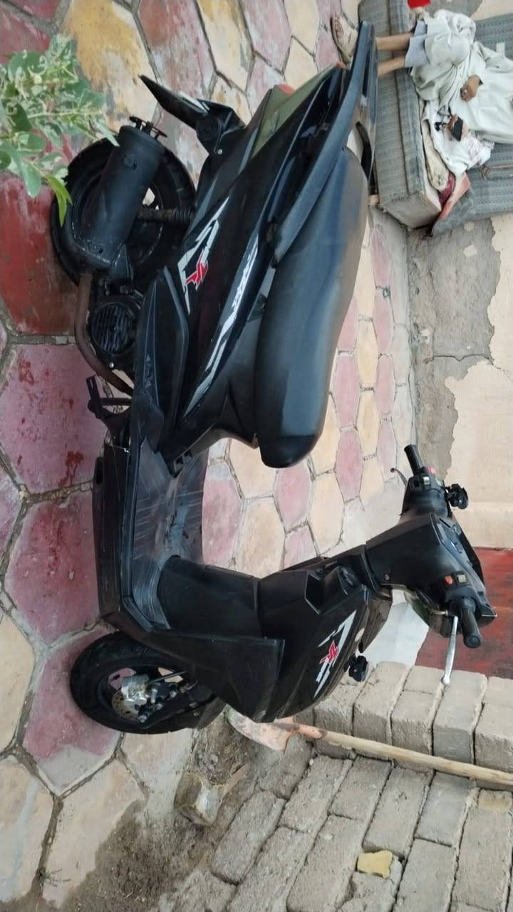 دراجه للبيع سكنس دراجه نضيفه مفتوحه مره وحده دراجه سلف كامله ما ناقصه شي السعر 350قفل ***********
