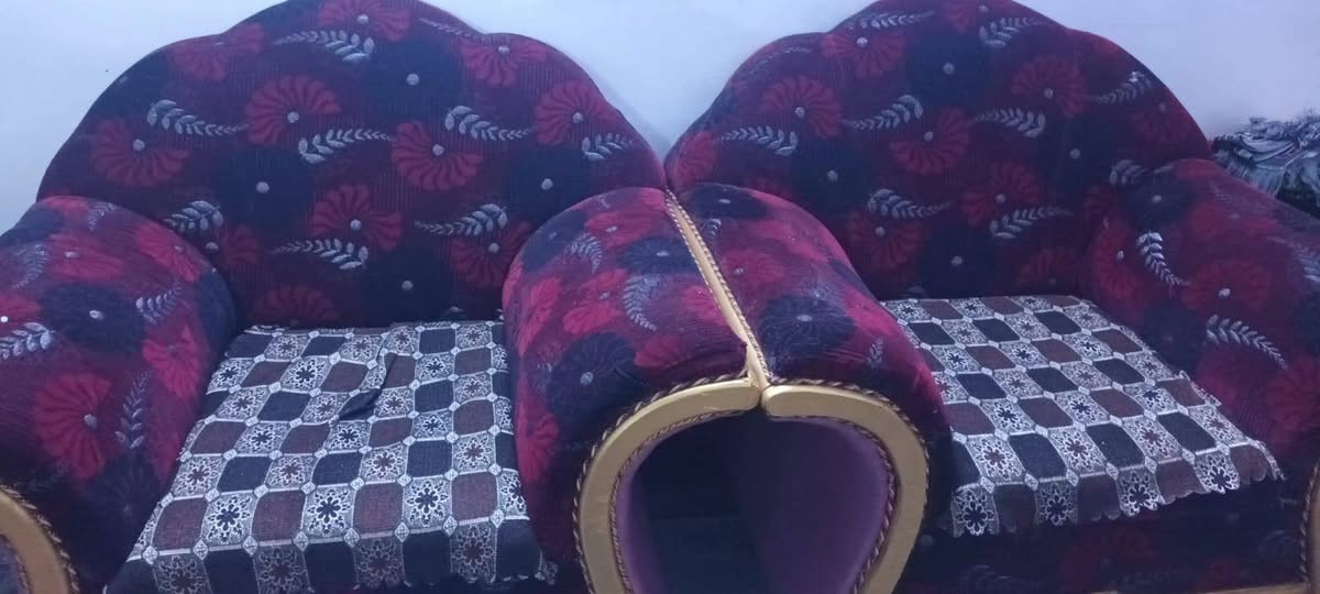 السلام عليكم.. للبيع 4 كراسي تخم ام نفر نظيفه اريدهن ب 60 الف وبيهن مجال.. مكان تكريت
