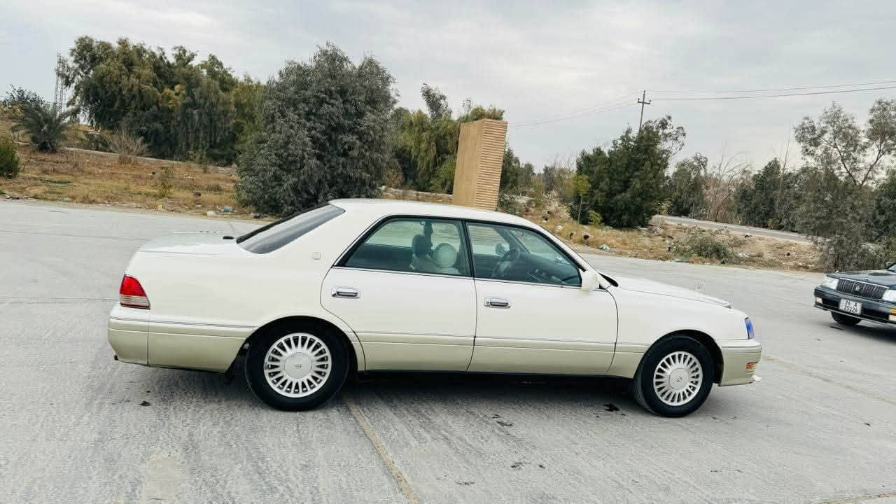 السلام عليكم سياره راس الثور موديل 96مكفوله من كص ونقل جثه واصوليات مداور ثاني يوم سياره جاهز حدايده تبيرد كله شغل كهربائية اربع كشنات كهرباء شاصي 55فحل مكينه فيشتين ***********  السعر 98وبيه مجال مكان النجف  شارع المطار 
سياره حلوه وجاهز نور الدين الصافي
