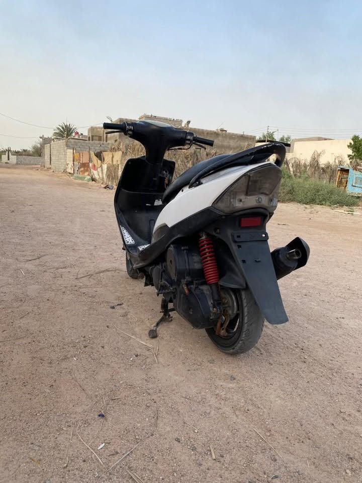 ماكس عدله دراجه مفتوحة حلوه وناعمه بيها كلجات رياضي امامي وخلفي وصالنصة Fm كهربائيات كلها شغالة سلف شغال دراجه ماناقصها اي شي فقط باتري وعرموطة مال هندر يخرط سعر ٤٥٠ قفل مكاني الهارثة 
رقمي ***********
