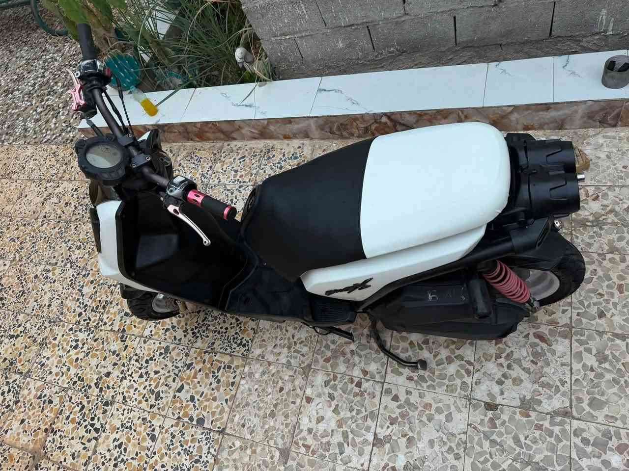 لبيع سكنز جبلي
دراجه نضيفه محرك ما مفتوح بيها تزويد صالنصه ويدات بربك دبلات فج رياضي لباقي ع وضع لرمبه دراجه ماناقصها برغي شلعه ومعدل فول 
مكاني ميسان المجر الكبير ***********
الشراي يتصل
