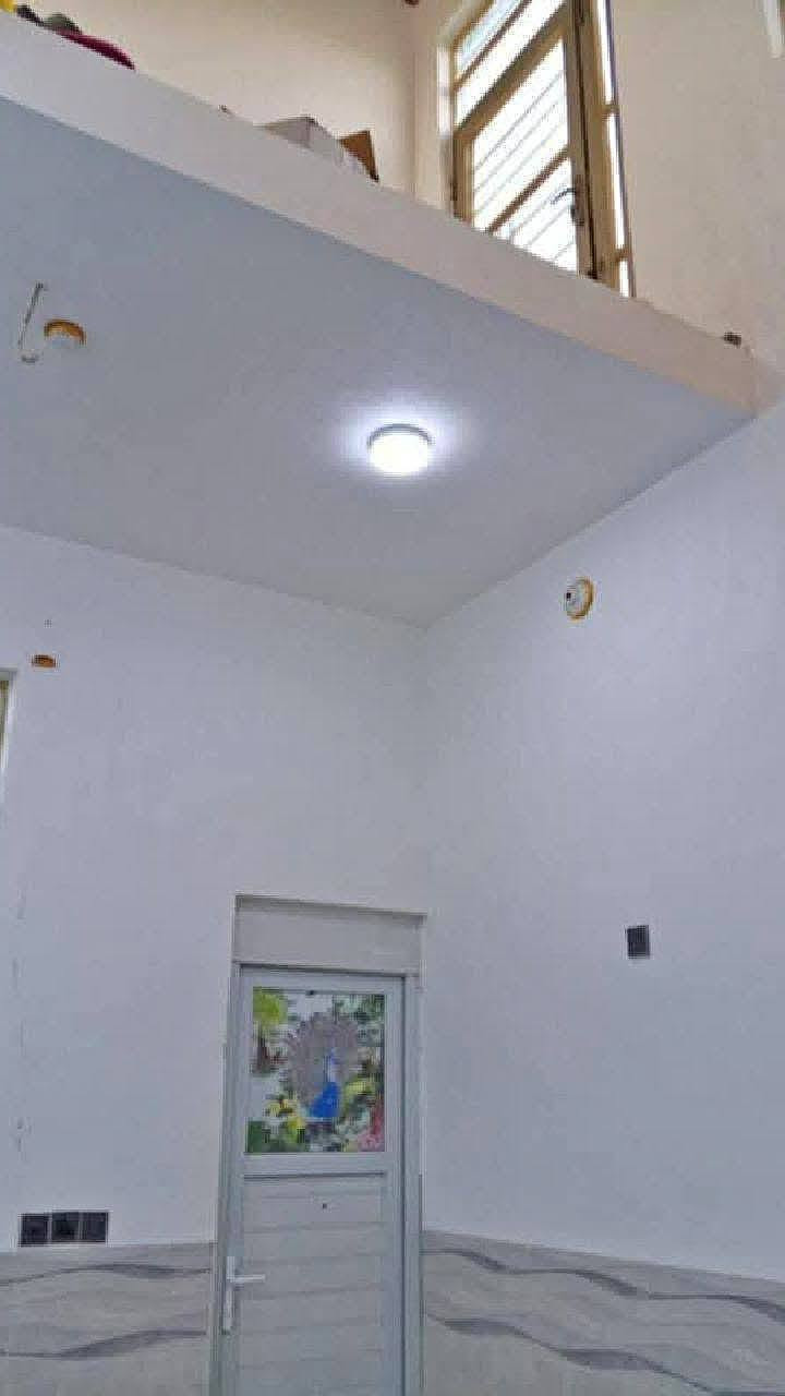 السلام عليكم
بيت للبيع في الكوفه حي ميسان  شارع الزوار المختصر  طابو زراعي سند 25 الأساس صب والسكف صب 

بيت كامل مكمل مكفول من كل جوانب 

مواصفات البيت مساحه البيت 115

غرفتين + صاله + استقبال + مطبخ + صحيات داخله وخارجيه + طارمه صغيره  تبليط شارع  ونت ضوئي 

وايضا ارضيه بورسلين + جدران سيراميك كامل مكمل كلشي ما عاوز ولا حبايه تجي تخلي غراضك وتكعد وانت مرتاح البال ..بناء حديث مال جناي 2025. السعر45 مليون وبي مجال للشراي 

للاستفسار مراسلة رقم 

‏‪/***********‬‏ ملاحظه اقساط ما نبيع /
