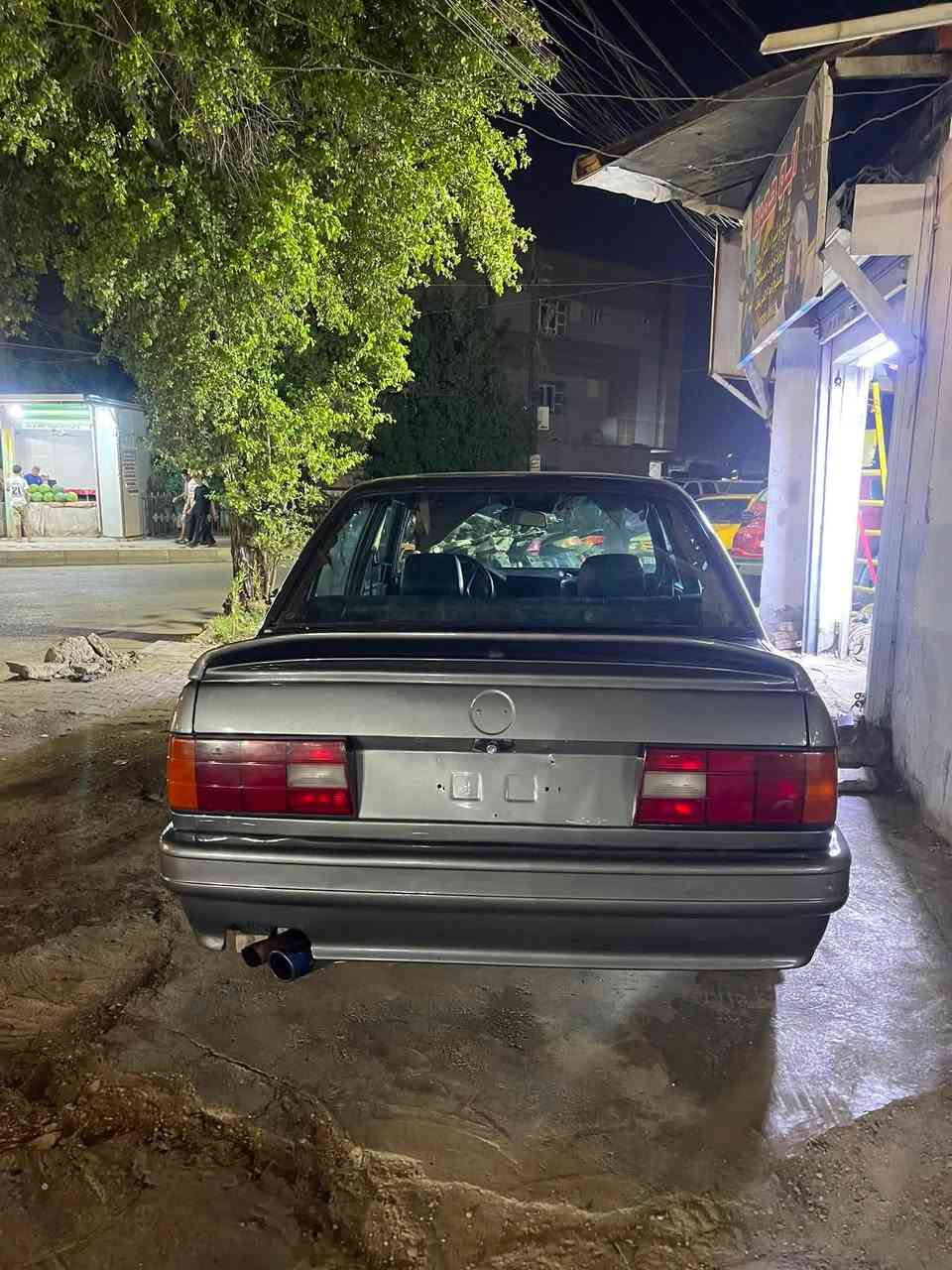 سلام عليكم شباب سيارة للبيع تعمير كلة جديد رقمها بغداد شرط التحويل بيها نواقص بصيطة من الداخل كشناتها جلد بلادي السيارة مديل 91كير أوتوماتيك بيها ويل اصلي مو تجاري سعرة 7$ عنوان السيارة بغداد الجديدة سيارة بيها نصبة تخبل سعرها 33$بيها مجال ***********بي واتساب هم ماجاوب مسنجر
