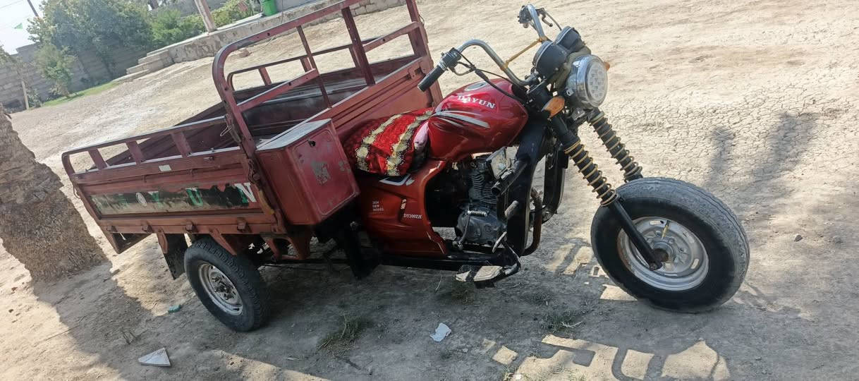 سلام عليكم ستوتة للبيع مديل ٢٠١٥ محرك مال ام الطير مديل ٢٢ اوراق كاملة ئي نقص مابيها سعر ٨٥٠ وبيها مجال شي قليل المكان ديالى الخالص بدوانية مقابيل الاسود الاستفسار على هذا الرقم ‏‪‏‪***********‬‏
