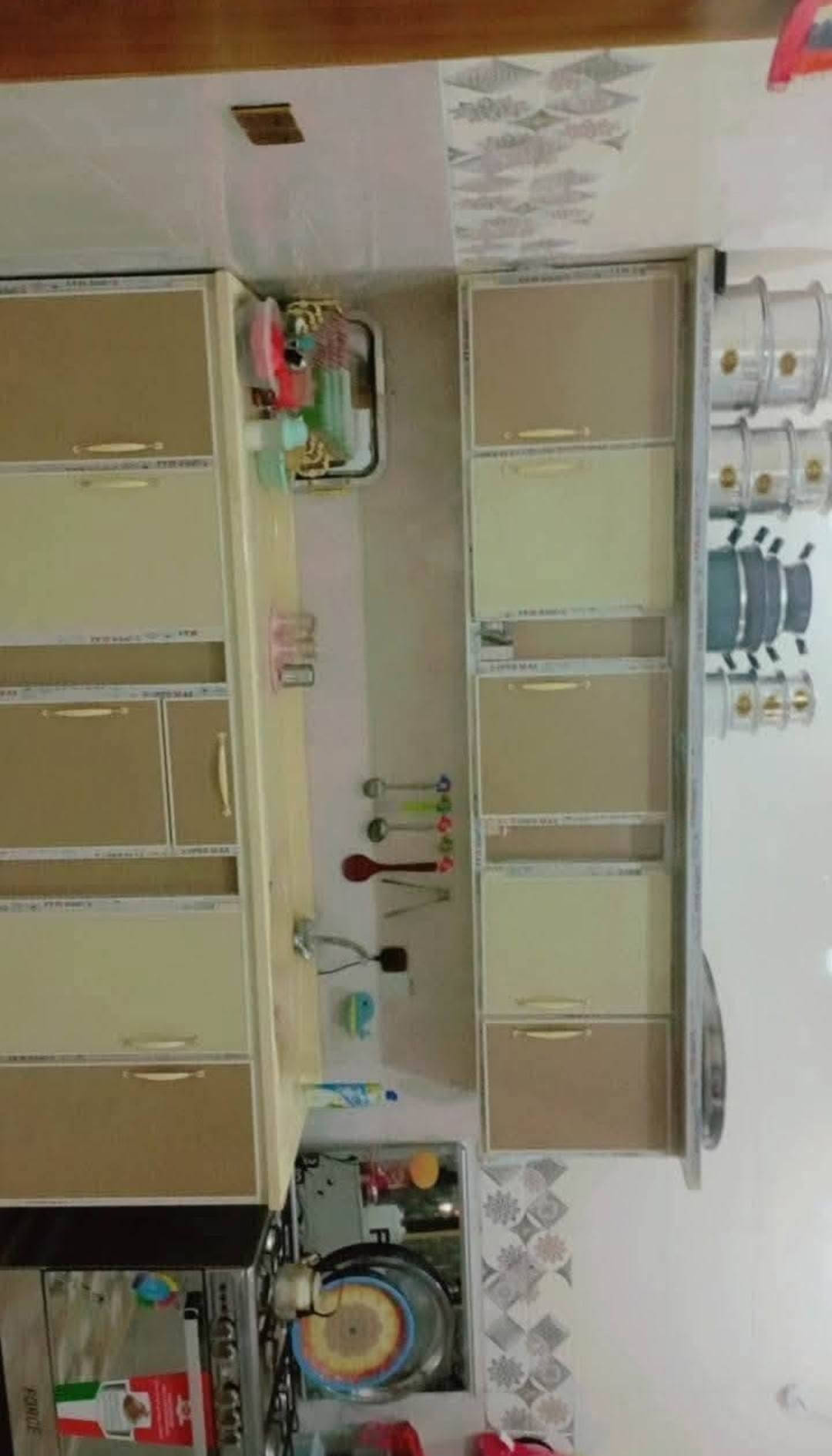 يا الله يا رزاق 
بيت للبيع قرب مدرسة الرحمن المساحة 150 متر يحتوي على طارمة ومطبخ وبراني وصالة وغرفة وصحيات داخليةو خارجية مطلوب للاسكان 37 مليون بناء حديث كونكريت مسلح قرب سيد شعبوث الاتصال على الرقم ***********
