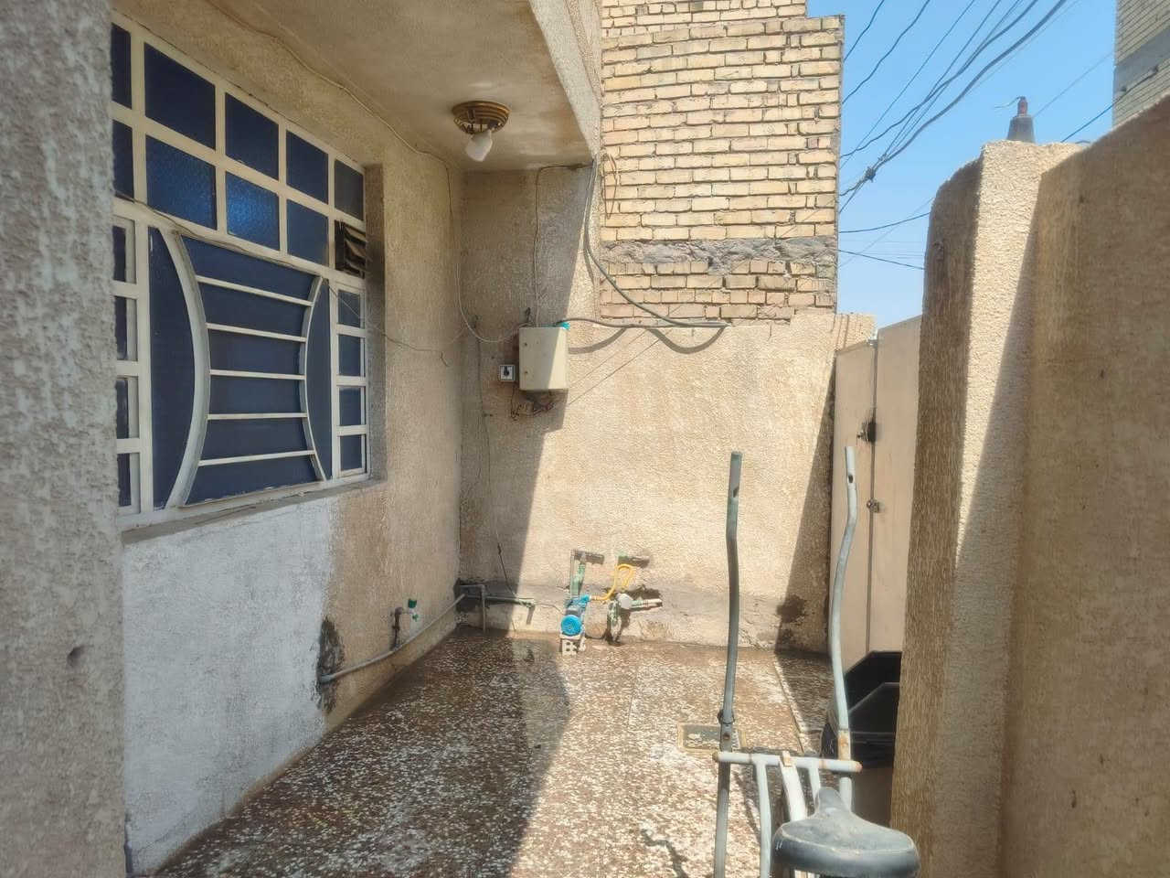 بيت للبيع زراعي سند 25مساحة 100متر مسلح قاط غرفه نوم واستقبال ومطبخ وصحيات كاشي واسيراميك جاهز بناء طابوق بغداد التاجي ام العظام نزلت سيد جاسم تم الرد خاص ***********
