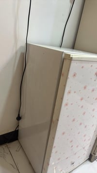 ثلاجة • نظيفة • فريزر ثلج