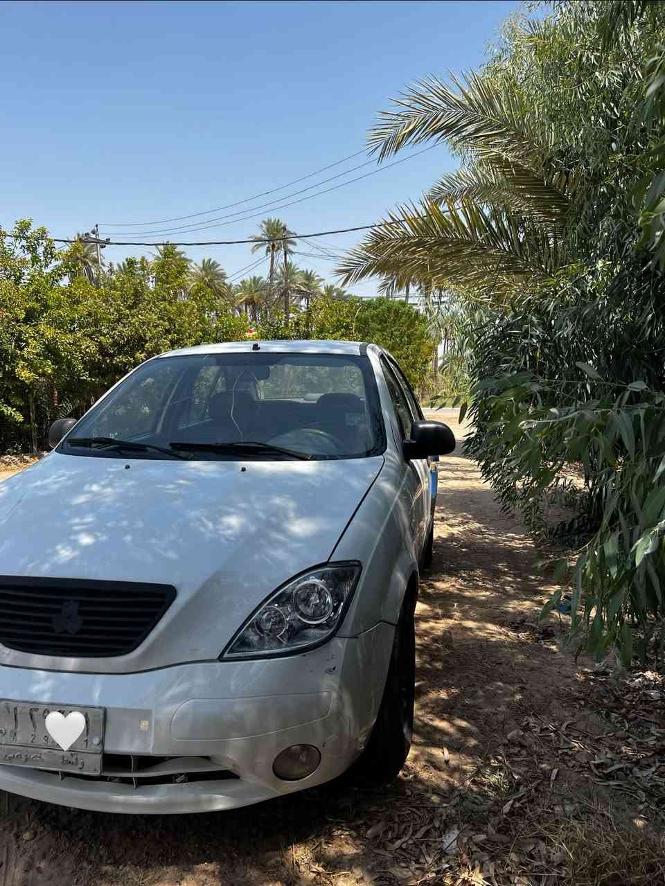 السلام عليكم للبيع سياره طيبه ٢٠١٤ لون ابيض رقم واسط مشروع وطني سيارة حلوه وجديده بدون حادث مكينه ناعمه غرفتها جديده كل نقص مابيها  مكان سياره طويريج وراعيها بطويريج سعر ٣٨ وبيها مجال ***********
