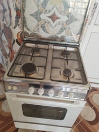 طباخ • نضيف • فرن شغال