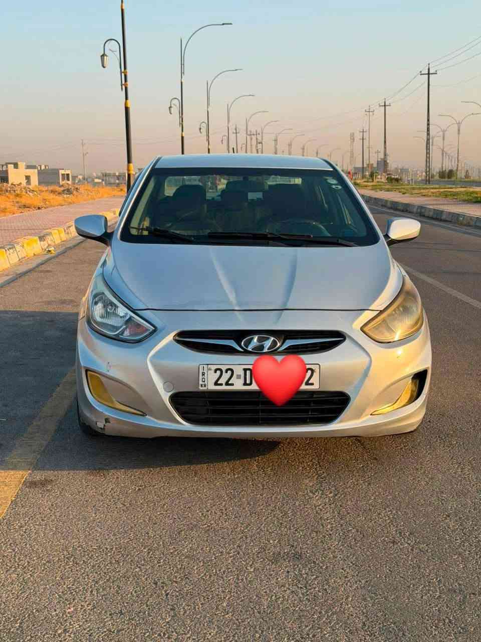 موديل 2017
اكسنت امريكي 
ضرر باب سكن وخلف سكن بدون داخل
محرك كير شرط 
***********
