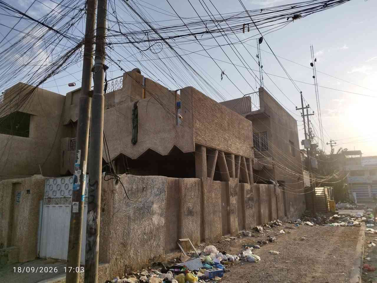 دار للبيع مقسم الى مشتملين المساحه ميتين 200متر ركن خلف الشارع العام شارع الرئيس للبو دشير الإتصال على الرقم التالي ‏‪***********‬‏يم السوق  الدار فارغ.

نص مكتوب في الصور:
- 18/09/2026 17:06
- 18/09/2026 17:04
- 18/09/2026 17:03
- 18/09/2026 16:49
- 18/09/2026 16:48