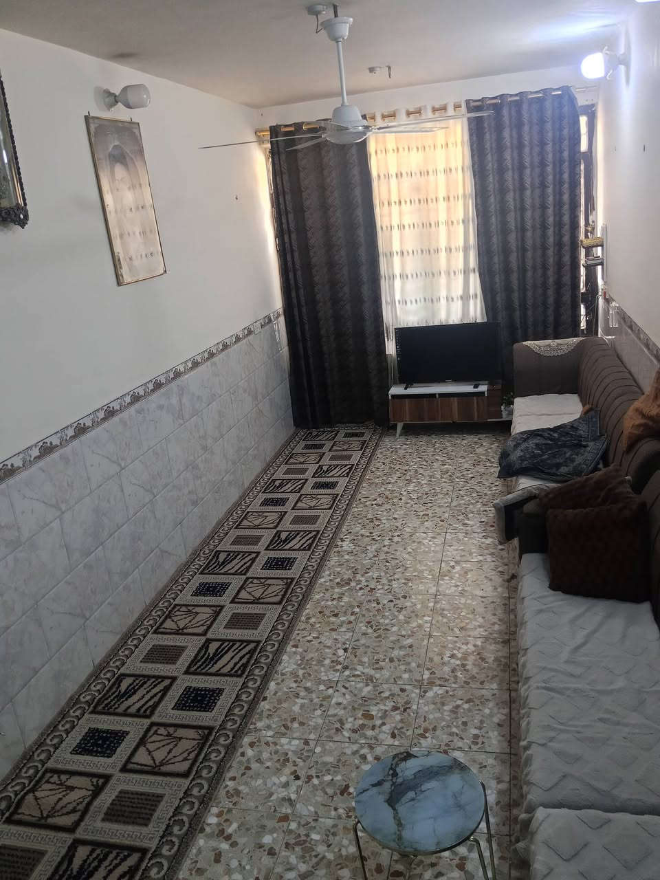 بسم الله الرحمن الرحيم بيت للبيع في الزعفرانيه زراعي قريب على السده مال الجنابين المساحة 100 متر مربع ركن البيت طابقين السعر اتصال على رقم ***********
