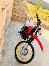 قفاز • نظيف • ٢٠٢٤