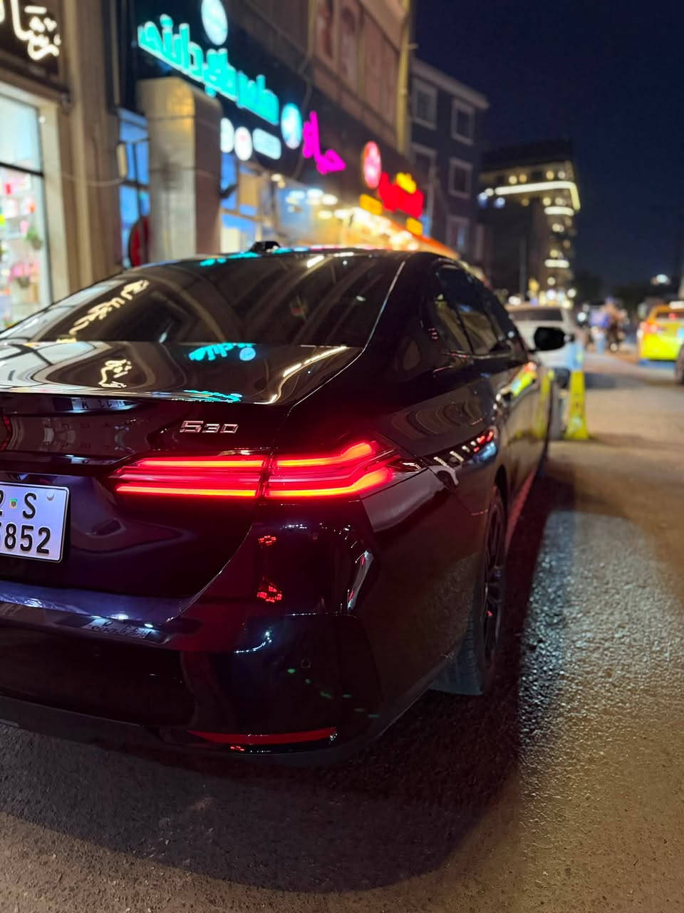 � للبيع BMW 520i G30 موديل 2024🔥
🚘 BMW 520i

📅 موديل 2024

⚙️ محرك 2.0 Turbo – 4 سلندر

🏎️ قير أوتوماتيك 8 سرعات Steptronic

💨 دفع خلفي

💪 قوة تقريباً 184 حصان

🔥 عزم 290 نيوتن متر

🛋️ داخلية جلد فخمة

📺 شاشات ديجتال

💡 إضاءة LED

🎛️ تحكم من الستيرن

📱 Apple CarPlay

✨ إضاءة داخلية Ambient

🛞 جنوط رياضية

📷 كاميرا خلفية

🔑 دخول وتشغيل ذكي

❄️ تكييف أوتوماتيك

🌙 سقف بانوراما — إذا موجود بالسيارة

🖤 لون أسود ملكي – نظافة وفخامة

💰 السعر: 45,000$
ماشيه ٥٠ الف

📍 بغداد المنصور

📞 للجادين والاستفسار: خاص***********

سيارة راقية، مواصفات فخمة، وحضور BMW المعروف
