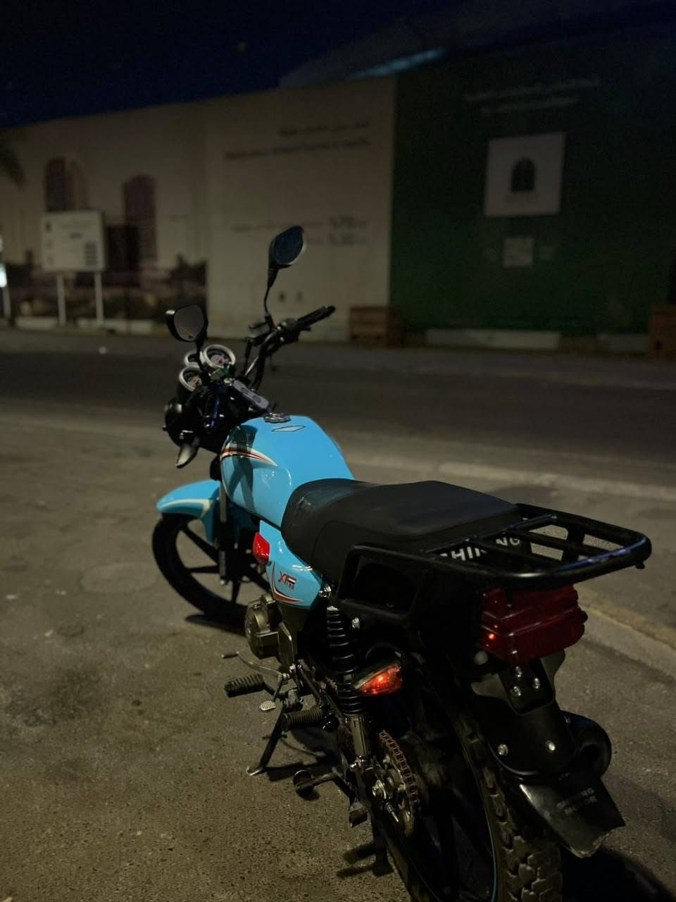 شاينينغ 150cc موديل 25 صارلها 6 اشهر نازله للشارع مكفوله مكينه وكهربائيات سعر 850الف وبيها مجال بسيط للاستفسار ***********
