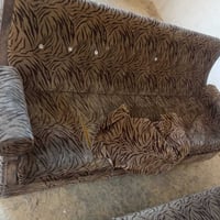 قنفات ٢ • كراسي ٤
