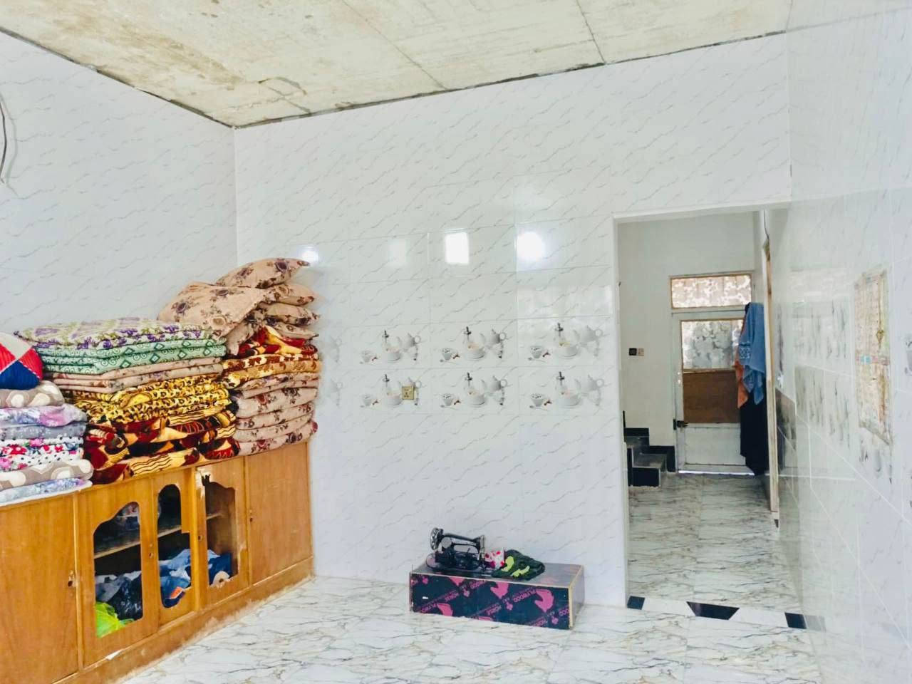 السلام عليكم
بيتين متجاورين للبيع مساحه كل بيت100متر نفس الخريطه

الاساس صب بناء بلوك سقف صب 

يحتوي على غرفه وصاله ومطبخ واستقبال و صيحات داخليه وخارجيه 

العنوان النجف الاشرف -شارع المطار القديم -شارع الامام الحجه 

سعر كل دار(25)مليون وبي مجال بسيط

للاستفسار مكتب المهندس ***********

***********
