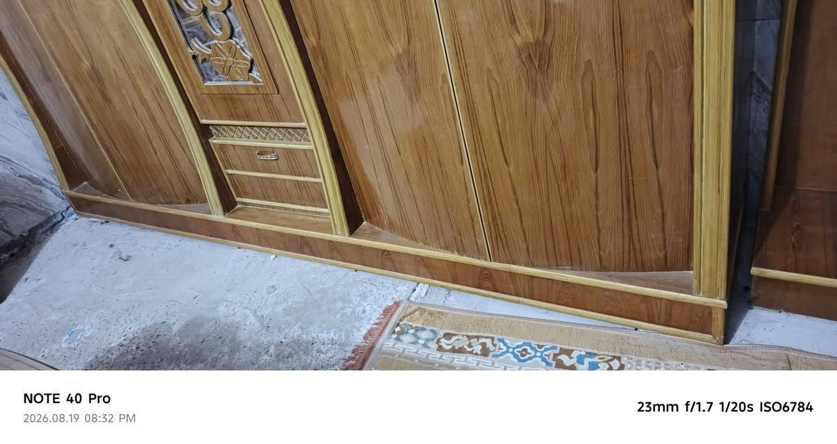 إعلان بيع غرفة نوم صاج (جديدة وغير مستعملة)
للبيع غرفة صاج أصلي (داخل وخارج)، بتصميم مقوس أنيق.

الحالة: جديدة تماماً وغير مستعملة نهائياً (مكفولة، وتجي تفحصها بنفسك، وإذا الكنتور أو الجرباية محطوط عليها فراش سابقاً أو مستخدمة، خذها ببلاش!).

سعر الشراء: مشتراة بـ 1,950,000 دينار قبل 8 أشهر (وما صار نصيب).
السعر المطلوب: 1 مليون دينار (قفل نهائي غير قابل للتفاوض).
📞 للإستفسار والتواصل:
***********
