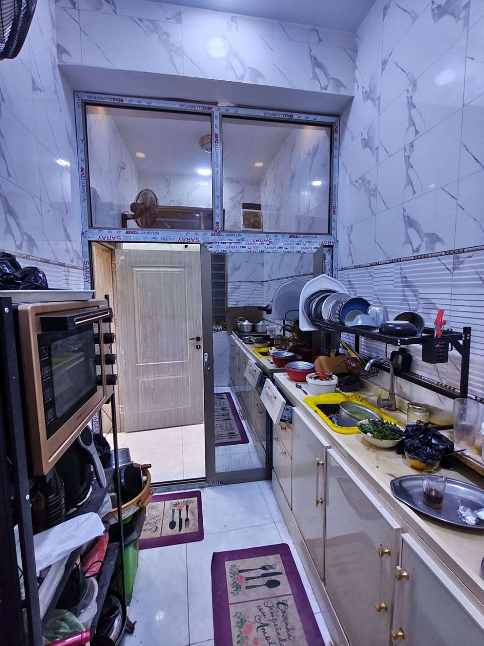 🏡 بيت للبيع – حي الباقر | المربع الذهبي

📍 الموقع: بداية حي الباقر – على ساحة، موقع مميز وقريب من جميع الخدمات.

📐 المساحة: 200 م²
🧱 البناء: كونكريت حديث
📅 سنة البناء: 2025
🏠 طابقان – خارطة حديثة

✨ تفاصيل العقار:

🔹 الطابق الأول:
• غرفتان نوم
• صالة
• استقبال
• مطبخ حار وبارد
• مجمع صحيات
• 3 مناور

🔹 الطابق الثاني:
• صالة كبيرة
• بيتونة
• باقي البناء مخطط وجاهز للإكمال حسب رغبة المشتري

⭐ مميزات العقار:
✔️ بناء حديث 2025
✔️ خارطة عصري
✔️ مطلوب إسكان 50 مليون

📞 للاستفسار والحجز: ***********

🏢 مكتب آل شبر للعقار
إجازة رقم 1317 – غرفة التجارة العراقية
نعمل وفق الأصول القانونية وتعليمات النافذة.
