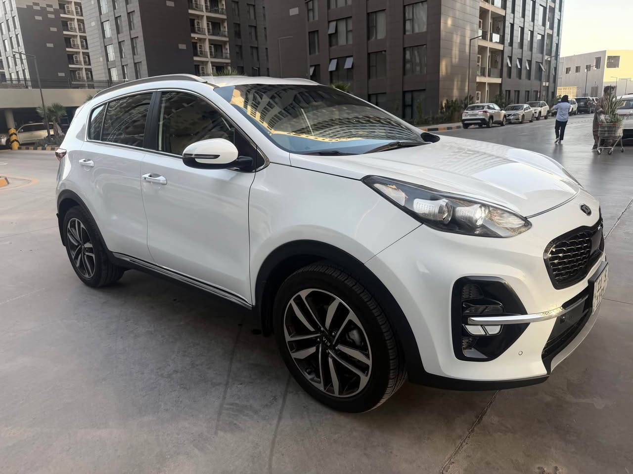 سبورتج  2021 خليجيه الدوليه ( بصمه وكشنين  كهرباء ) بيه صبغ جاملغ  ونصف البنيد  اثر طخه خفيفه وكم رصعه بل قماره اثر حالوب  خفيه الباقي مكفول السياره مكيه وكير جديد مكفوله السعر 16500 وبيه مجال بسيط الرقم *********** بغداد, العراق
