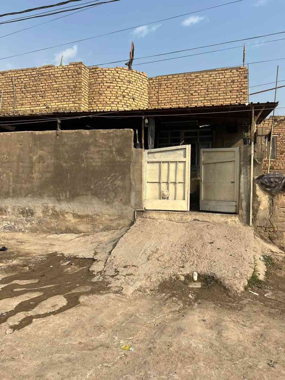 دار للبيع طابو زراعي سند 25
المساحة 150م
يبعد عن الشارع العام 40م
يحتوي على 
غرفتين نوم
استقبال
كلدور
مطبخ
مجمع صحي داخلي وخارجي
الموقع//ورديه سيف سعد بجهة علوه المخضر
للاستفسار اكثر الاتصال على الرقم

‭***********‬
