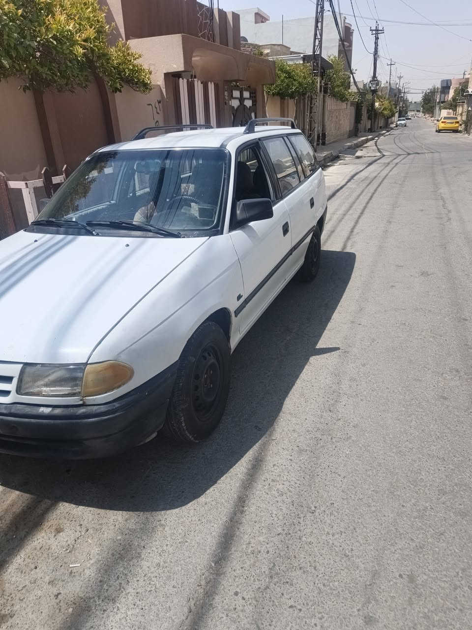 السلام عليكم استرا للبيع موديل 93   رقم السياره بكركوك شرط التحويل
 48 وبيها مجال ***********/***********
