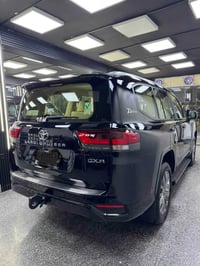 لاند كروز gxr ساز 2022 ماشية 38 الف  مواصفات معروفة بدون صبغ  المكان ب...