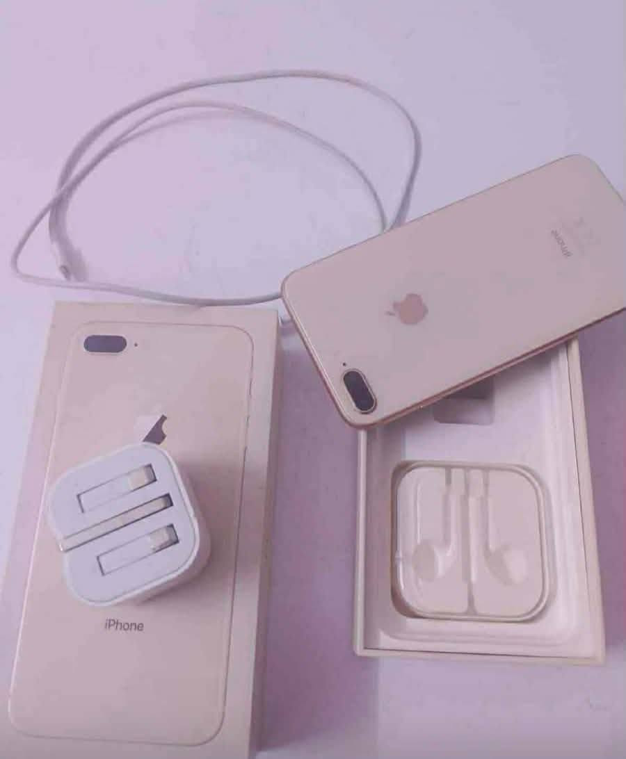 السلام عليكم ايفون 8 للبيع ذاكرة 256 مبدل بطارية اصلية فقط السعر 150 #الرقم ***********
