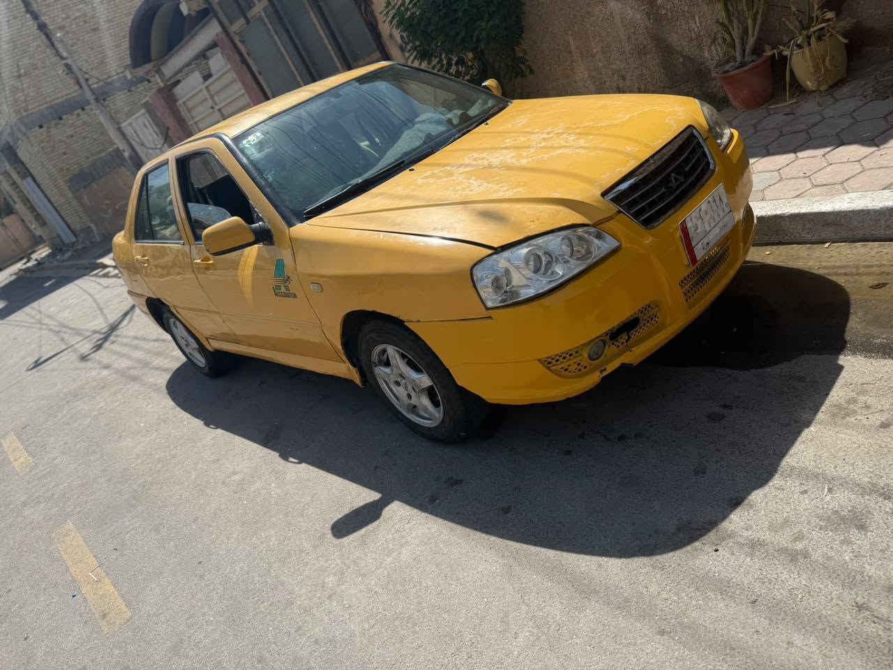 السلام عليكم  شيري كوين بلادي المكينه بيه تبخير
الكير وصدر والباتري والتايرات جدد التبريد شغال 
السياره بيه مكانات صبغ فقط لاتبديل ولا كص
مصفره هيئه وغرامات  السياره شرط التحويل ثاني يوم
السعر مناسب مناسب مناسب ١٦ ورقه وبيه مجال
مكاني بغداد الغزاليه رقمي***********

